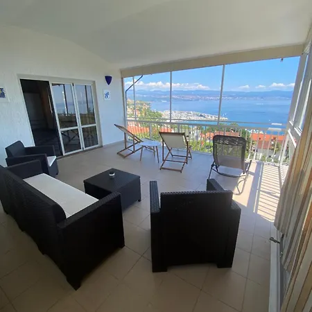 Salyna Apartment *