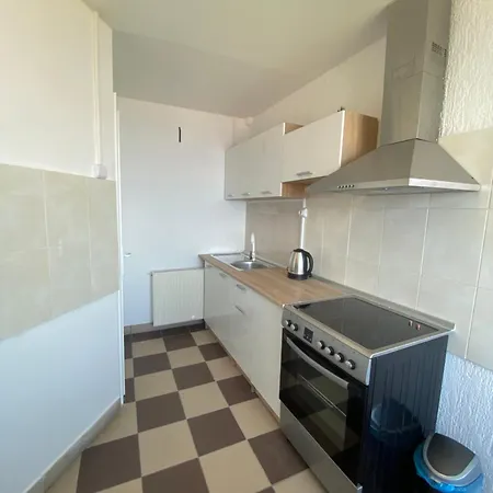 Salyna Apartment *